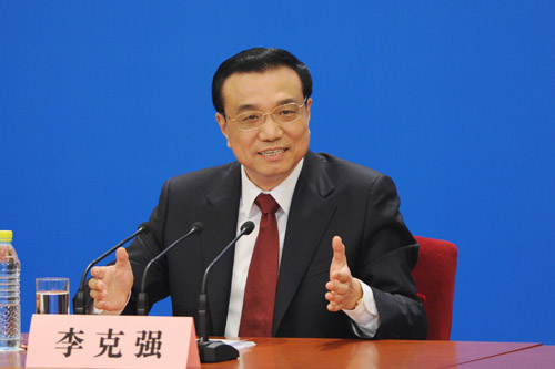 李克強(qiáng)：推行終身職業(yè)技能培訓(xùn)制度要充分發(fā)揮企業(yè)主體作用